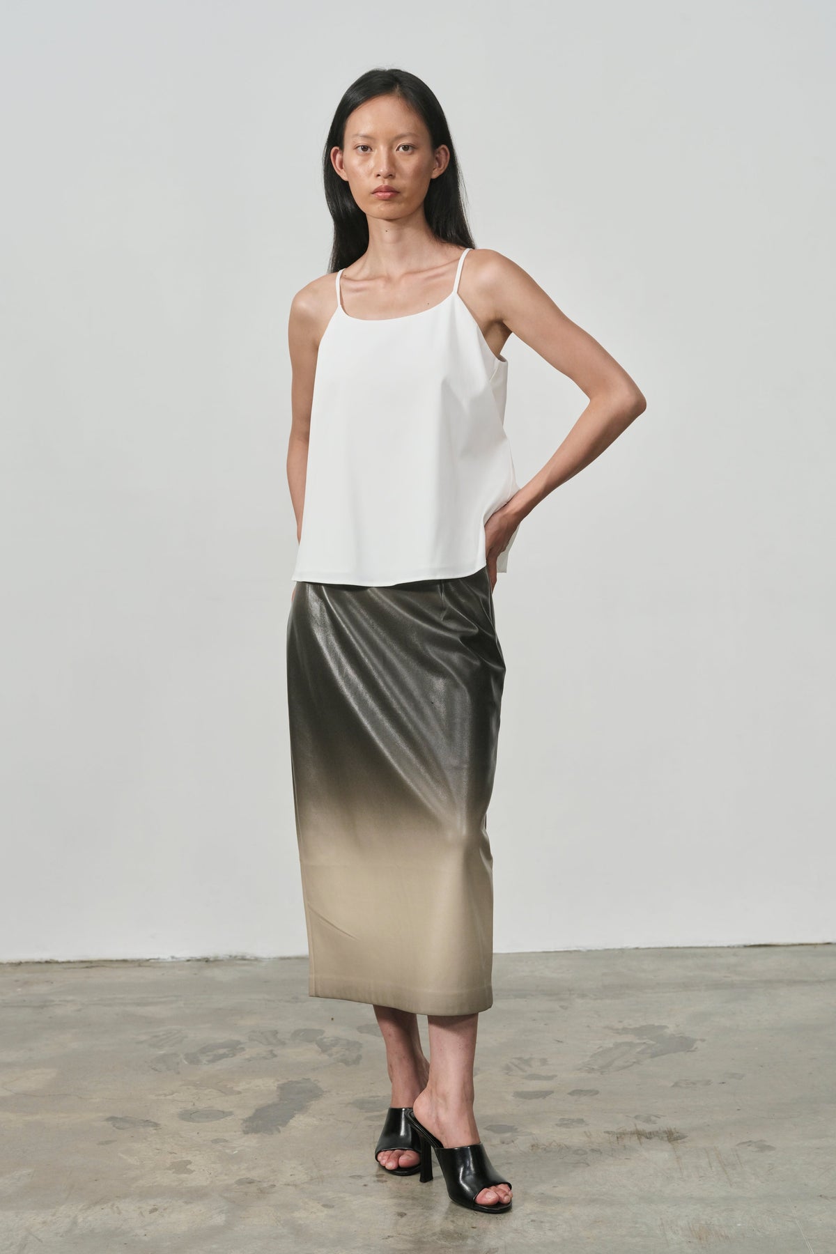 PEARL GRADIENT SKIRT