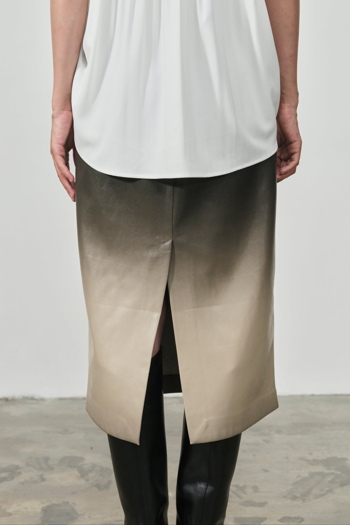 PEARL GRADIENT SKIRT
