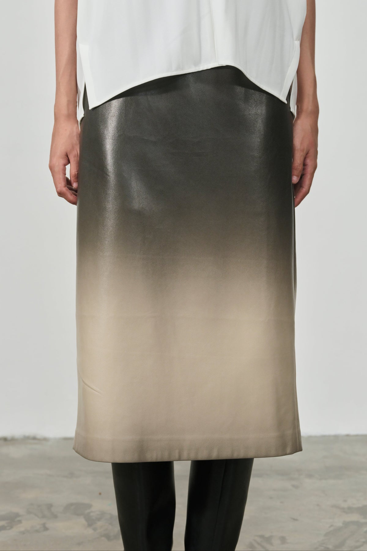 PEARL GRADIENT SKIRT